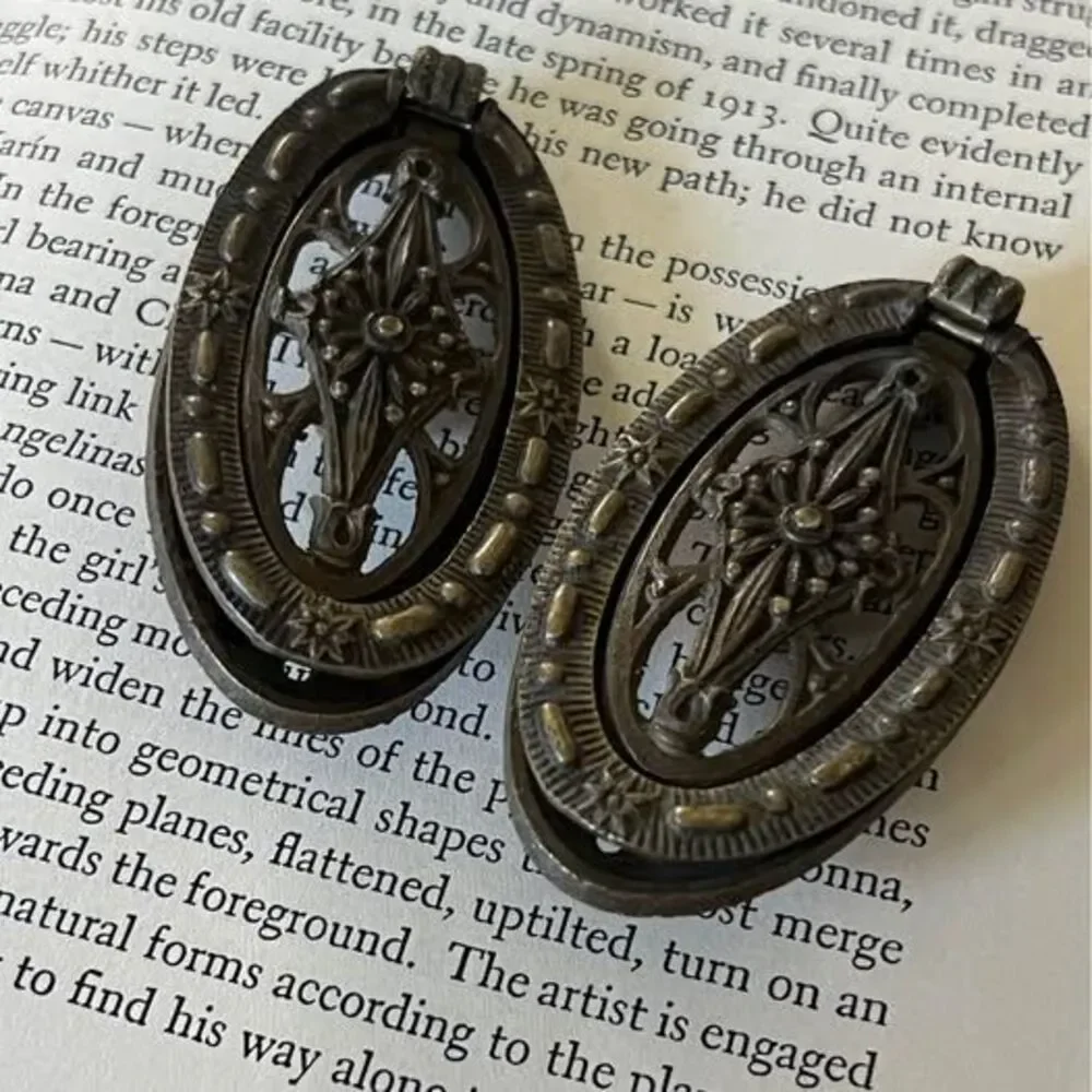 Pair of Vintage Oval-shaped Ornate Brass Drawer/Cabinet Ring Pulls